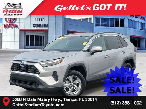 Used 2022 Toyota RAV4 XLE image 1