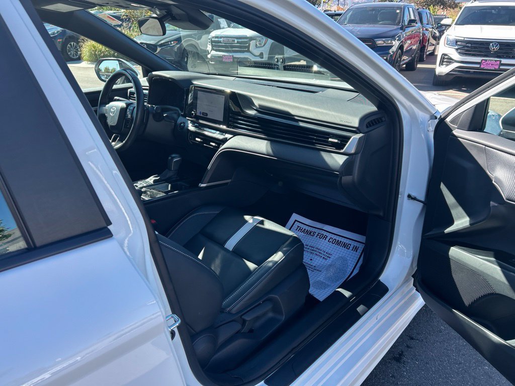 Used 2025 Toyota Camry SE FWD image 12