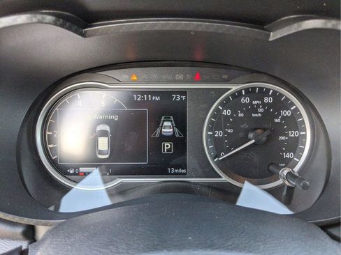 New 2025 Nissan Versa SR w/ Trunk Package image 40