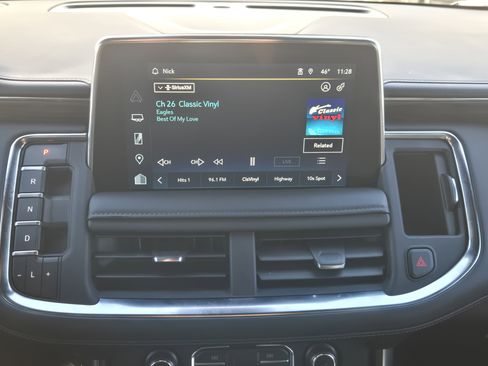 Used 2023 Chevrolet Suburban LT w/ Luxury Package image 27