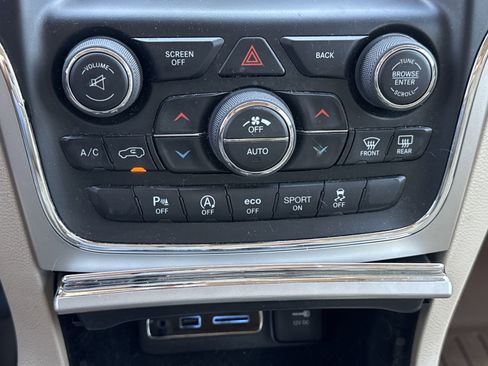 Used 2017 Jeep Grand Cherokee Limited w/ Luxury Group II image 21