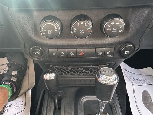 Used 2017 Jeep Wrangler Unlimited Sahara w/ Dual Top Group AWD/4WD image 25