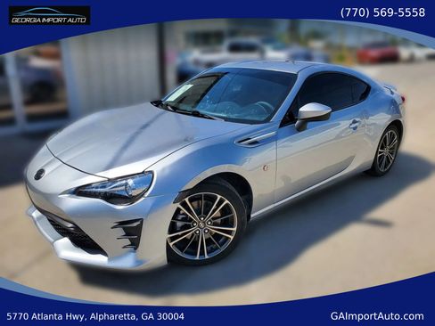 Used 2017 Toyota 86 image 1