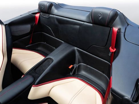Certified 2025 Ferrari Roma Spider RWD image 46