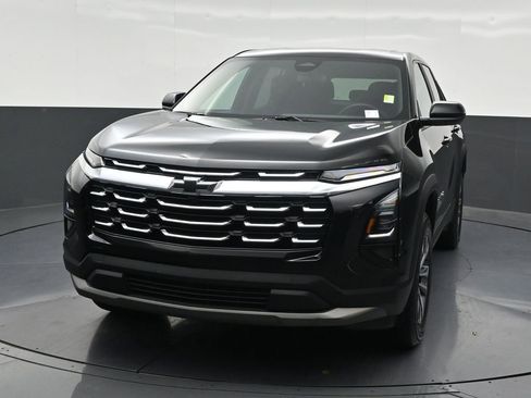 Used 2025 Chevrolet Equinox LT FWD image 9
