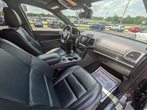 Used 2018 Jeep Grand Cherokee Limited AWD/4WD image 40