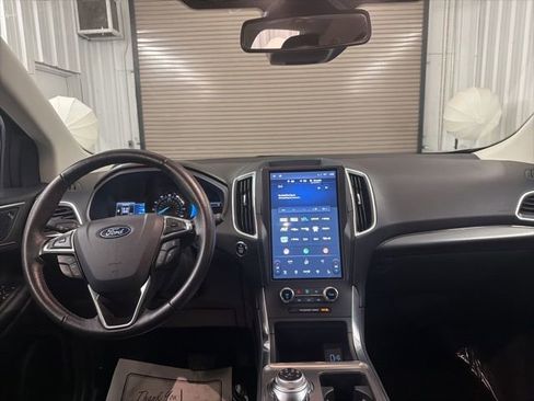 Used 2024 Ford Edge Titanium image 37