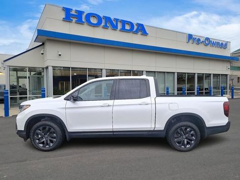 Used 2025 Honda Ridgeline Sport image 7