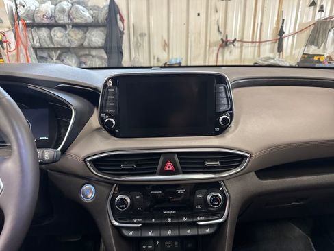 Used 2020 Hyundai Santa Fe Limited AWD/4WD image 19