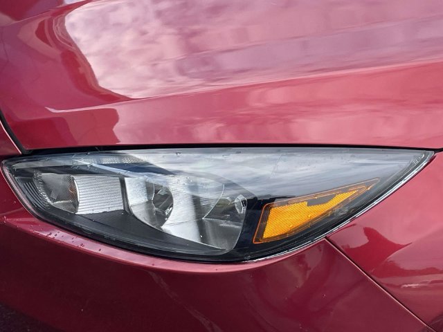 Used 2017 Ford Focus SEL w/ Cold Weather Package FWD image 6