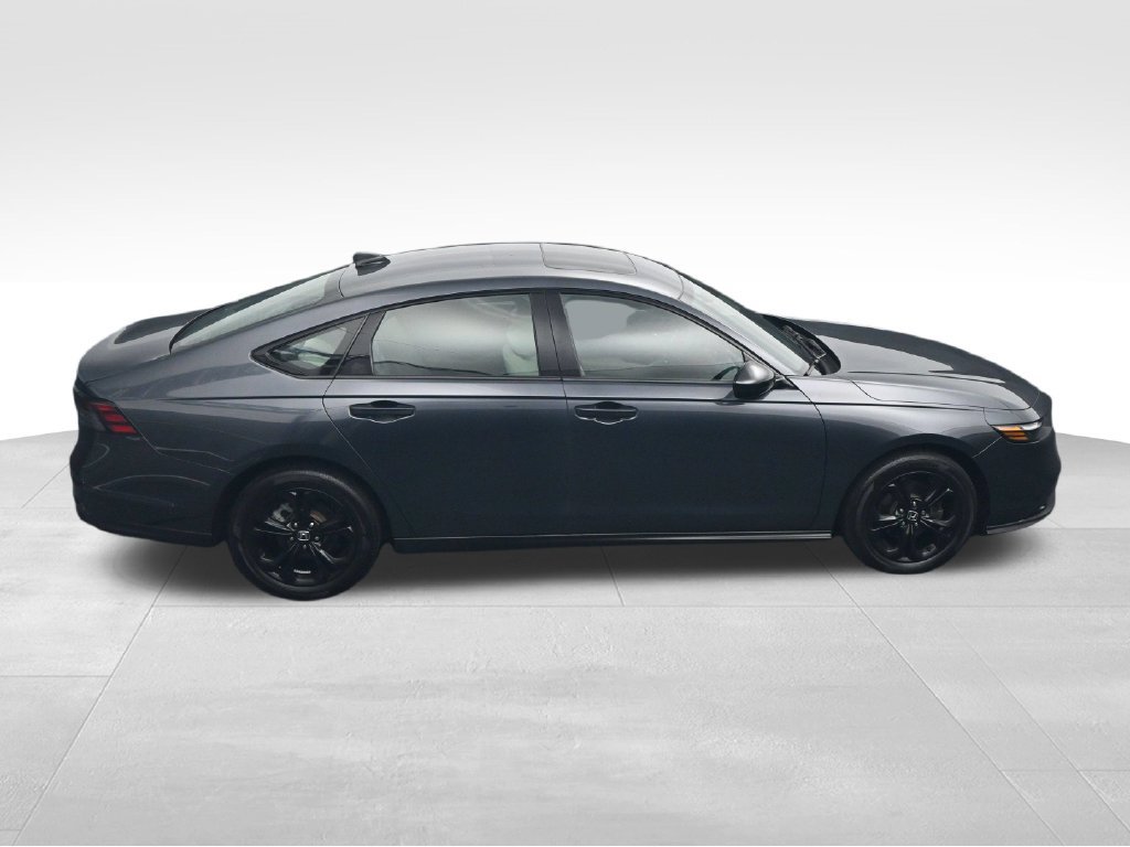 Used 2025 Honda Accord SE image 35