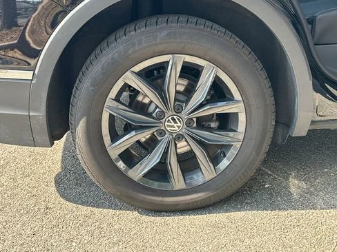 Used 2024 Volkswagen Tiguan SE image 31