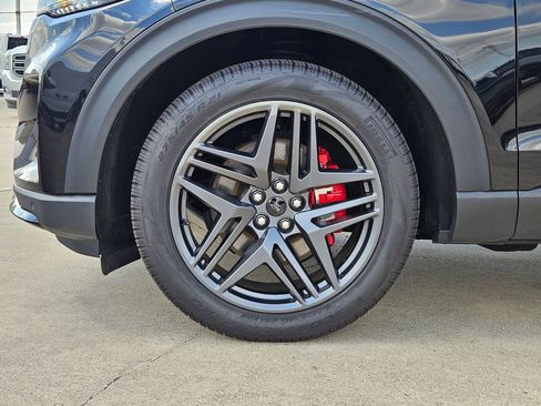 Certified 2025 Ford Explorer ST RWD image 13