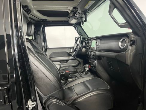 Used 2023 Jeep Wrangler Unlimited Sahara w/ Cold Weather Group image 31