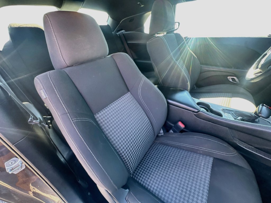 Used 2022 Dodge Challenger SXT RWD image 25