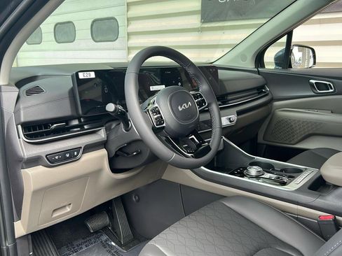 New 2026 Kia Carnival EX FWD image 10