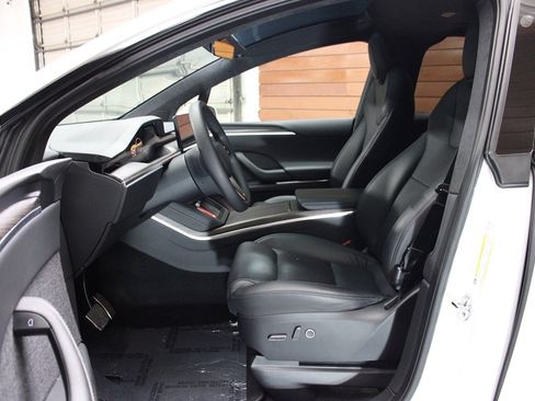 Used 2023 Tesla Model X image 50