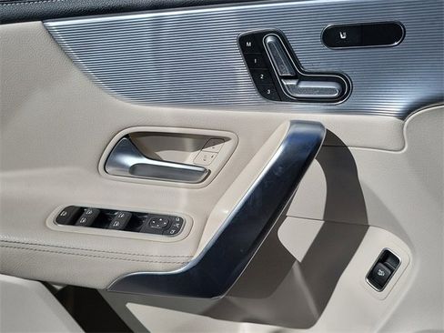 Used 2021 Mercedes-Benz CLA 250 image 18