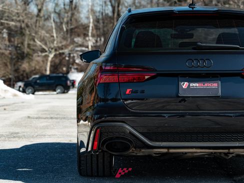 Used 2021 Audi RS 6 w/ Carbon Optic Package image 29