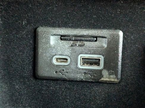 Used 2019 Cadillac XT4 Premium Luxury image 22