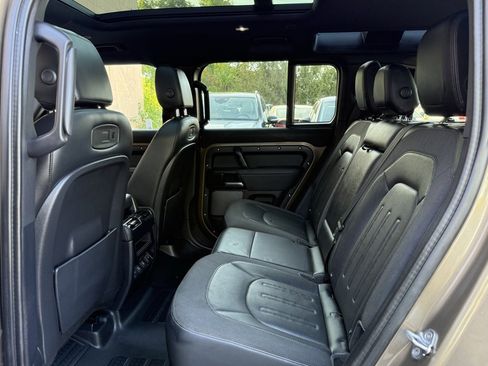 Used 2021 Land Rover Defender 110 S image 13