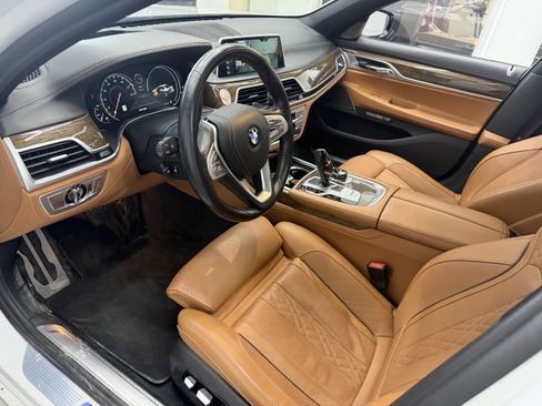 Used 2018 BMW ALPINA B7 xDrive AWD/4WD image 15