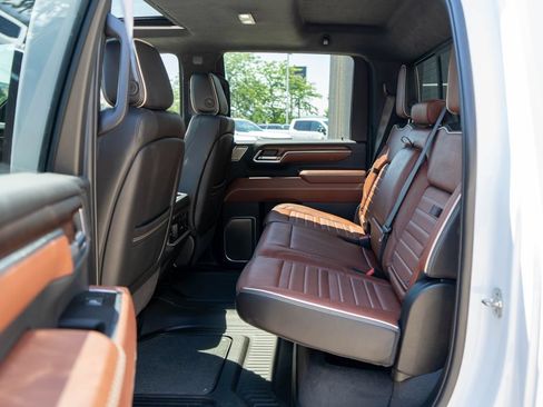 Used 2025 GMC Sierra 3500 Denali Ultimate AWD/4WD image 13