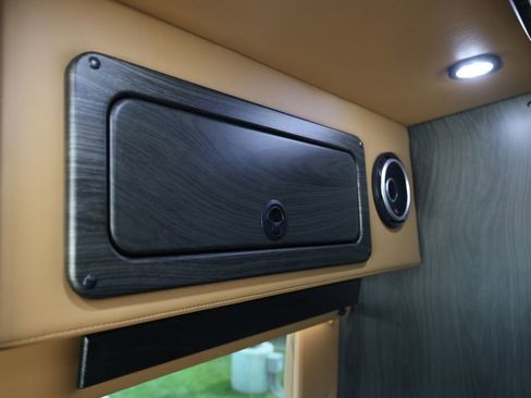 Used 2022 Mercedes-Benz Sprinter 2500 image 23