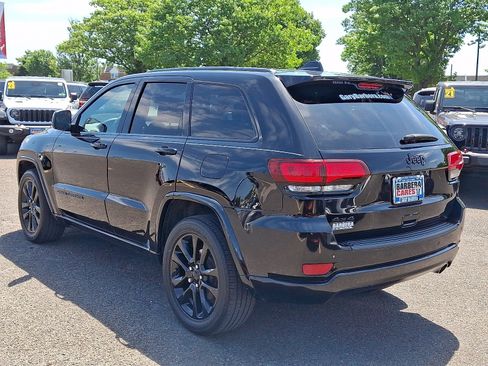 Used 2020 Jeep Grand Cherokee Altitude AWD/4WD image 4