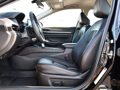 Used 2024 Nissan Altima 2.5 SR AWD/4WD image 16