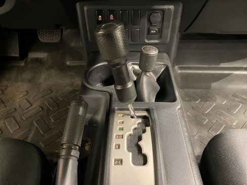 Used 2010 Toyota FJ Cruiser 4WD image 14