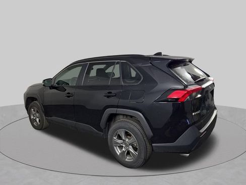 Used 2025 Toyota RAV4 XLE AWD/4WD image 10