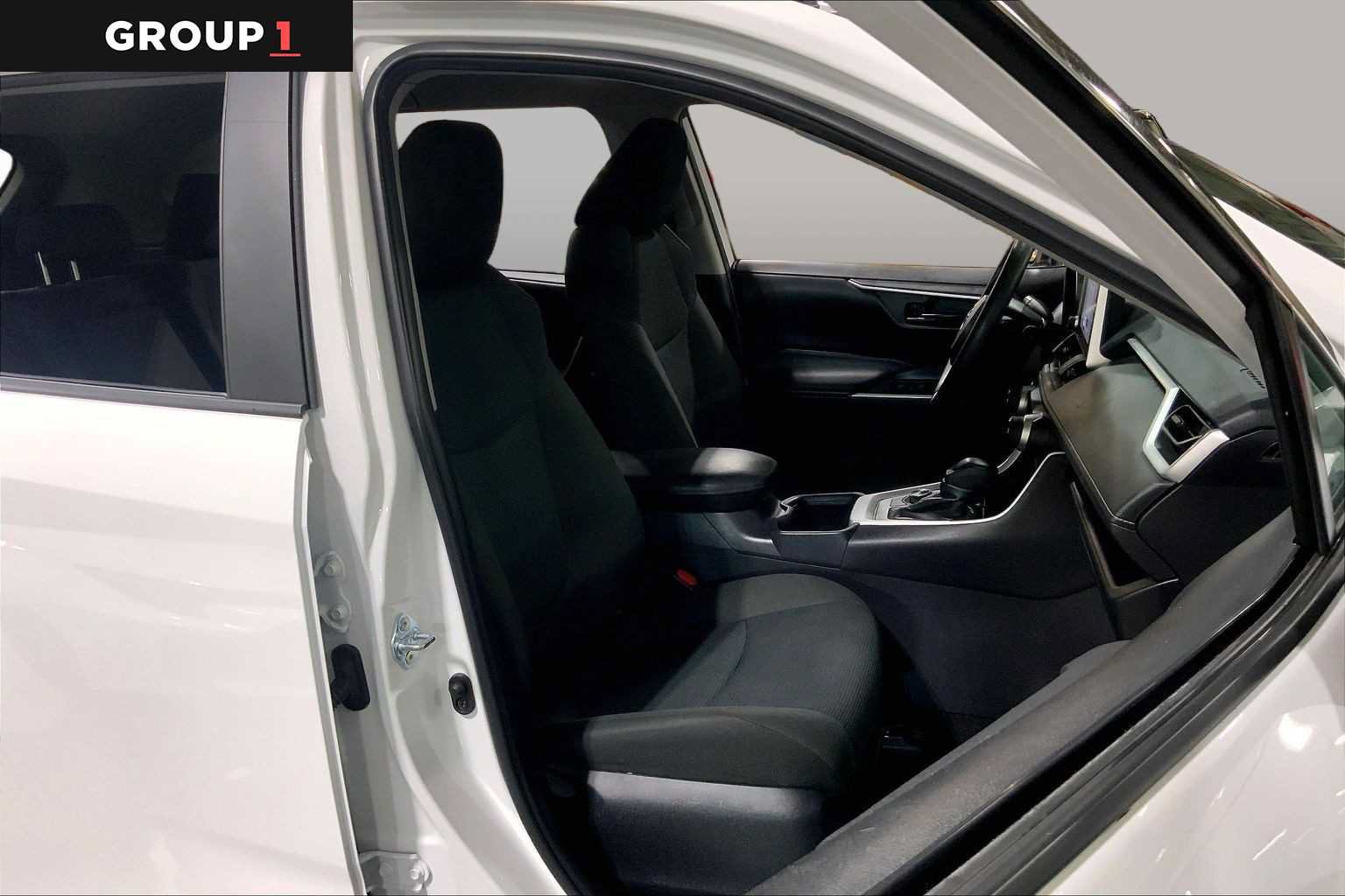 Certified 2025 Toyota RAV4 LE AWD/4WD image 9