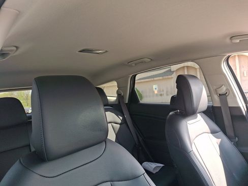 Used 2023 Kia Sportage EX image 15