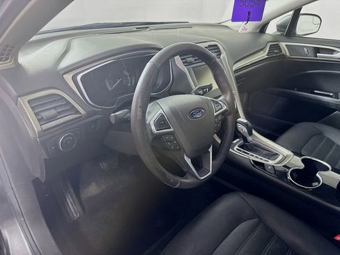 Used 2016 Ford Fusion SE w/ Equipment Group 202A FWD image 9