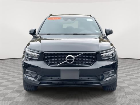 Used 2022 Volvo XC40 T5 R-Design w/ Climate Package image 2