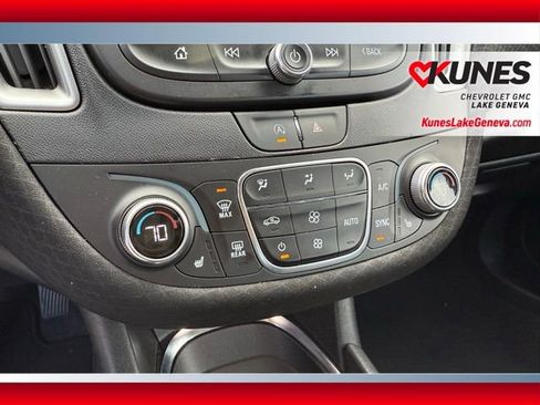 Used 2024 Chevrolet Malibu LT image 25