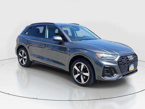 Used 2023 Audi Q5 2.0T Premium Plus w/ Premium Plus Package AWD/4WD image 3