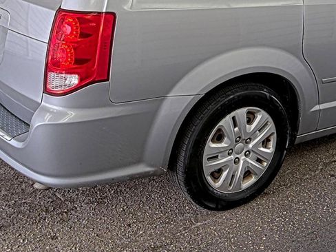 Used 2017 Dodge Grand Caravan SE w/ Power Window Group FWD image 13