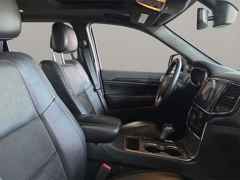 Used 2020 Jeep Grand Cherokee Altitude image 16