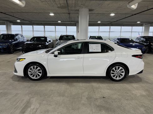 Used 2024 Toyota Camry LE w/ Convenience Package FWD image 5