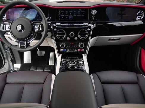 New 2025 Rolls-Royce Cullinan image 4