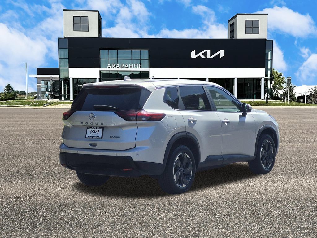 Used 2024 Nissan Rogue SV AWD/4WD image 5
