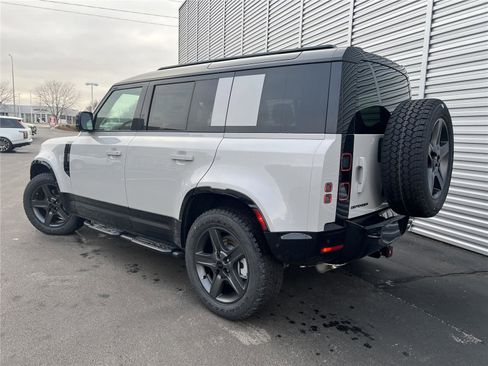 New 2026 Land Rover Defender 110 X-Dynamic SE AWD/4WD image 3