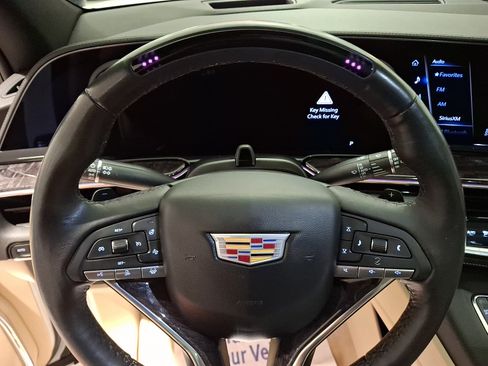 Certified 2023 Cadillac Escalade Premium Luxury AWD/4WD image 14