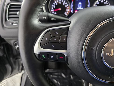 Used 2020 Jeep Compass Latitude image 21