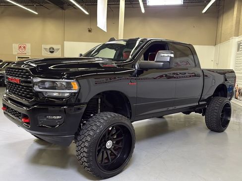 Used 2024 RAM 2500 Big Horn w/ Night Edition AWD/4WD image 6