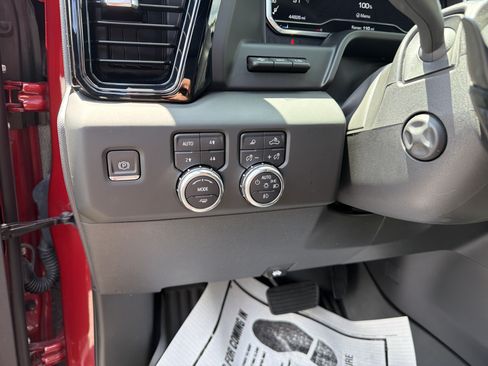 Used 2024 GMC Sierra 1500 AT4 w/ Technology Package AWD/4WD image 18