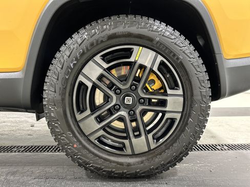 Used 2023 Rivian R1S Adventure AWD/4WD image 10