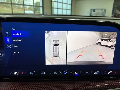 Used 2024 Chevrolet Traverse Z71 w/ Enhanced Driving Package image 17